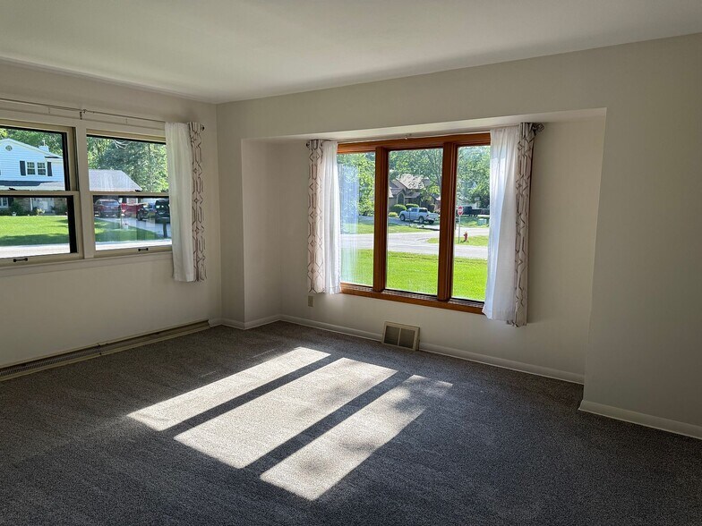 Building Photo - 8840 S Carol Ct