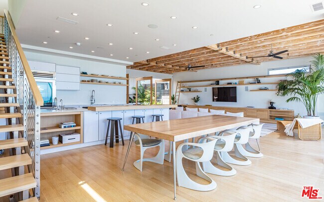 Building Photo - 25160 Malibu Rd