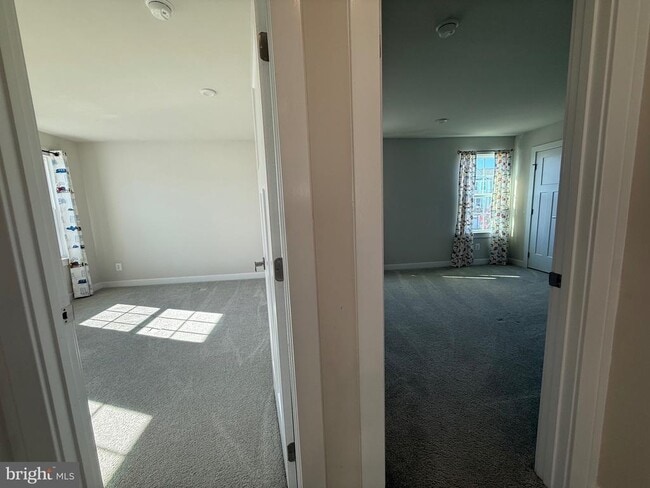 Building Photo - 440 Tree Of Heaven Way