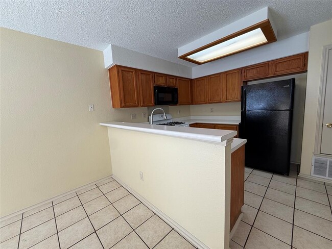 Building Photo - 12803 Humphrey Dr