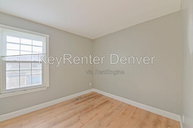 Building Photo - 1811 S Quebec Way