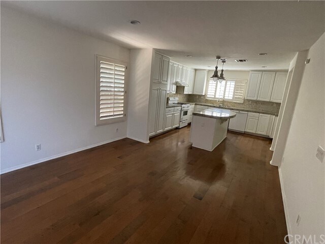 Building Photo - 1757 E Flora St