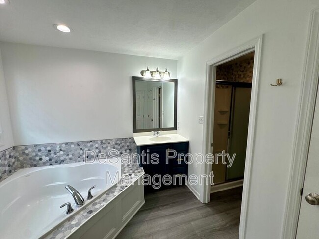 Building Photo - 307 Marshall Heights Dr