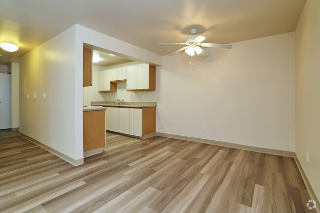 2BR, 1BA - 970 SF - Windstone