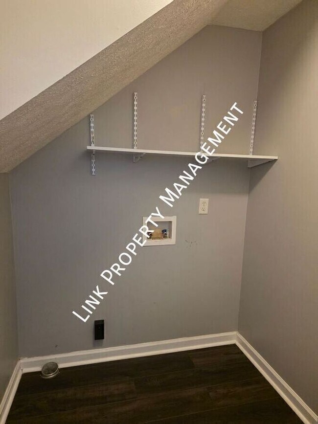 Building Photo - 6383 Rim Crest Ln