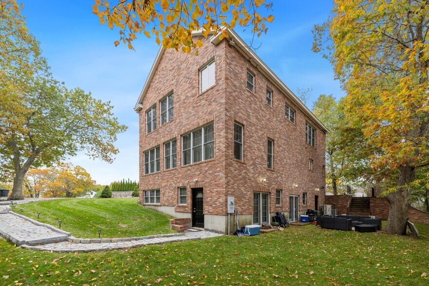 Building Photo - 9 Bagnall Ave