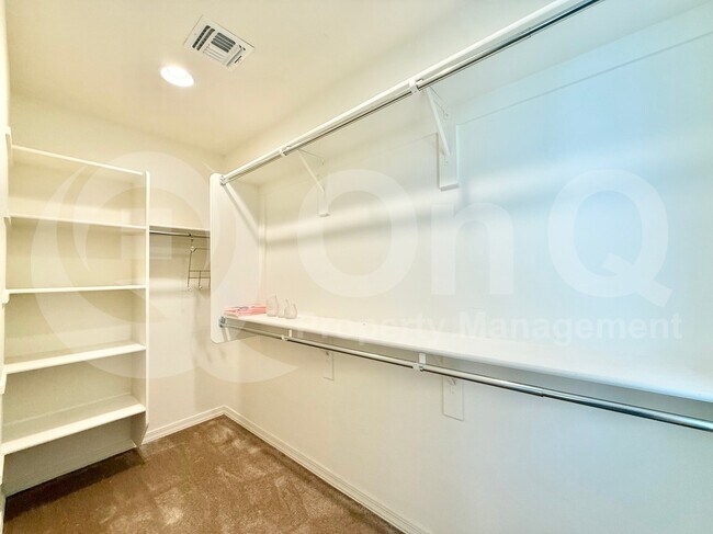 Building Photo - 3706 S 57th Ln