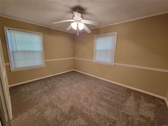 Building Photo - Section8 Accepted