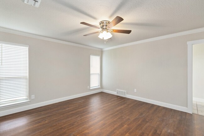 Building Photo - 6728 Fair Meadows Dr