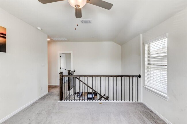 Building Photo - 332 Zuma Dr