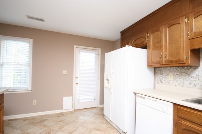 Building Photo - 15125 Balsam Dr SE
