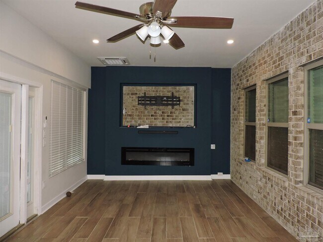 Building Photo - 4221 Essex Terrace Cir