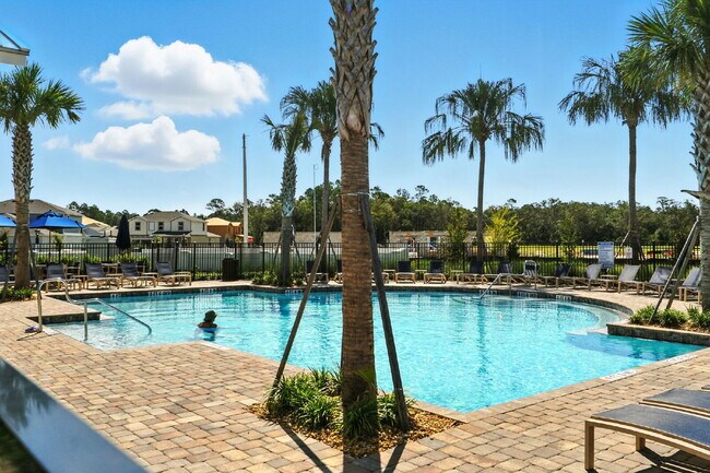 Building Photo - 4 Bed / 2.5 Bath Home – Available Septembe...