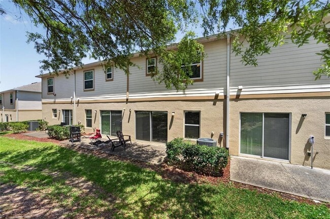 Building Photo - 3842 Hampstead Ln