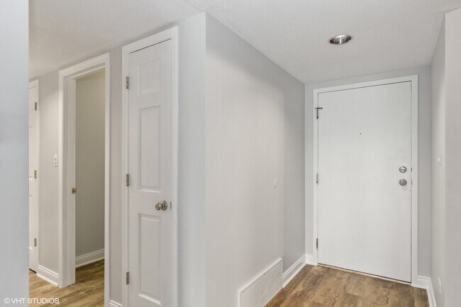 Building Photo - 1295 N Sterling Ave