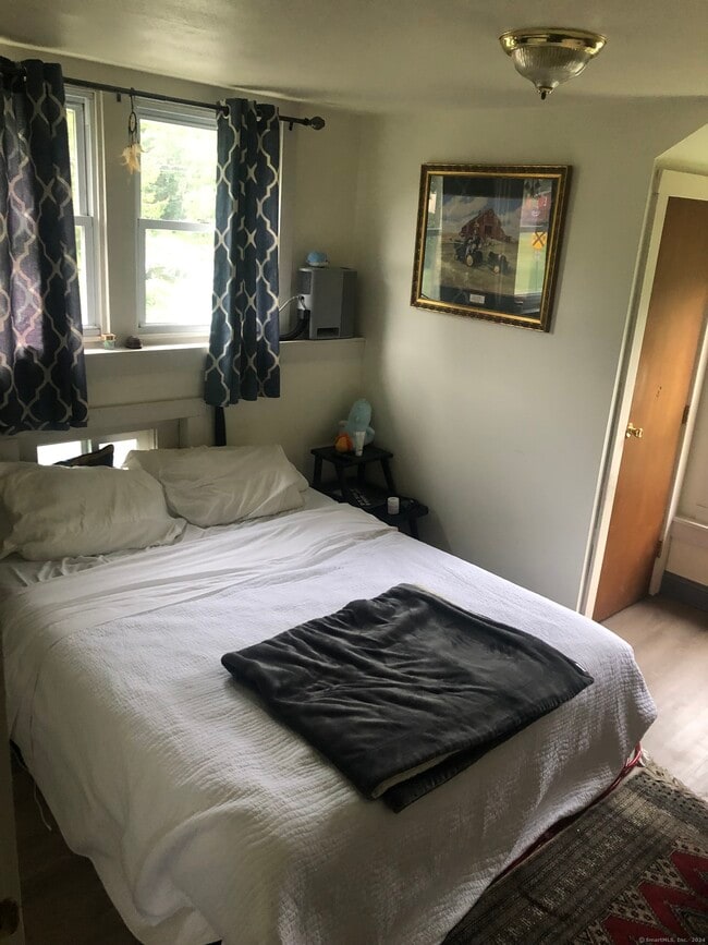 Building Photo - 7 Tolland Turnpike