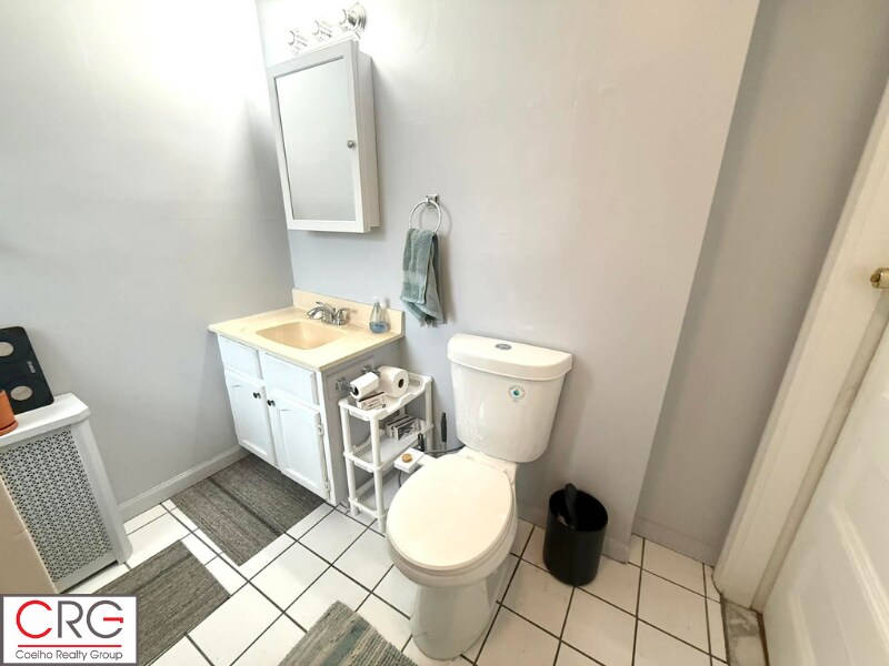 Building Photo - 53 Elm St