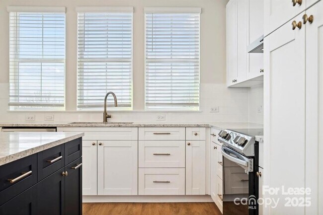 Building Photo - 14011 Bespoke Rd