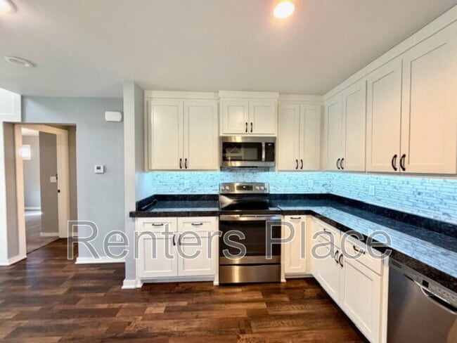 Building Photo - 415 S Victor Ave