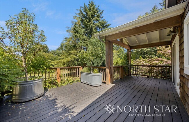 Building Photo - A Private Paradise Near Downtown