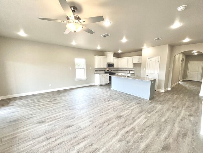 Building Photo - 4bed 2 bath - Frenship ISD