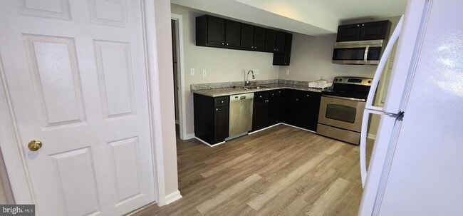 Building Photo - 3145 Elmmede Rd