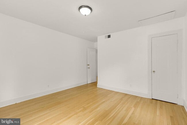 Building Photo - 3717 Legation St NW