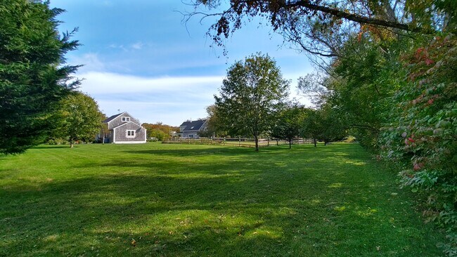 Building Photo - 94 Cross Rd