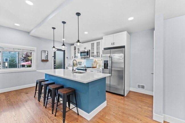 Building Photo - 76 Condict St