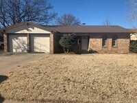 Building Photo - 4 Bedroom in Melanie Park