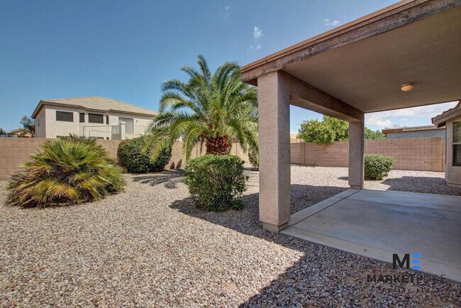 Building Photo - 3Bed/2Bath Home at Lower Buckeye Rd! JOIN ...