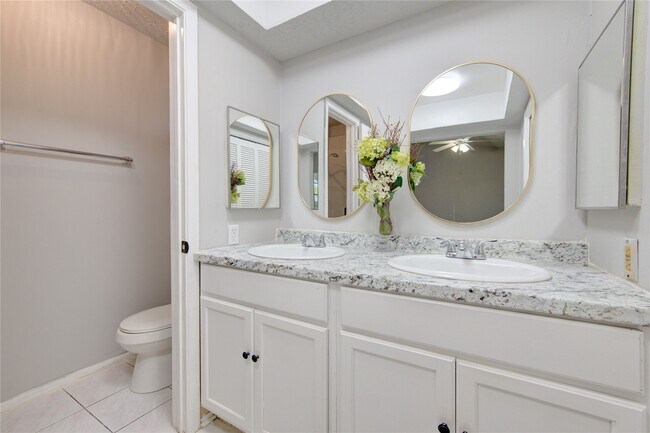 Building Photo - 10514 Rancho Bernardo Ln