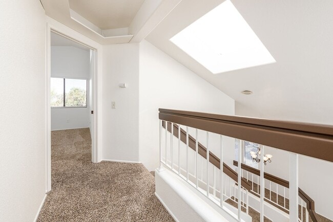 Building Photo - Lovely 4 bedroom Oceanside home!