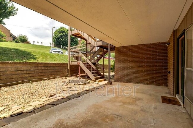 Building Photo - 530 Berlin Dr