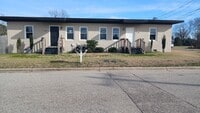 Building Photo - Bragg Court Apartment Available NOW!!