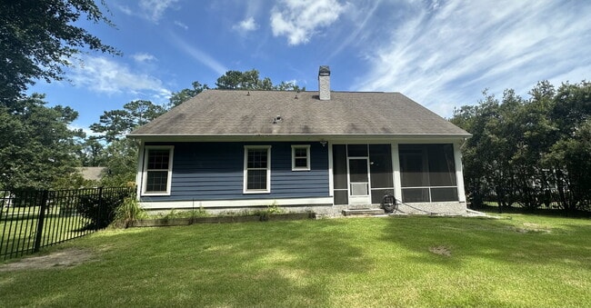 Building Photo - Beautiful Low Country Home in Rose Dhu!