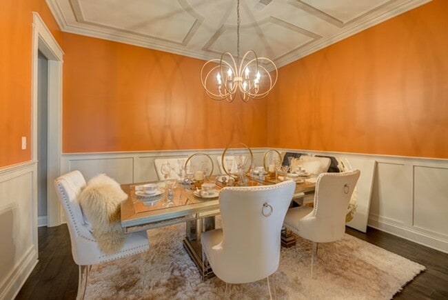 Building Photo - Winslow Cove Furnished Executive Estate with Pool