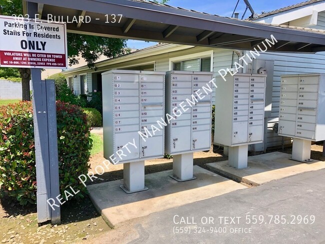 Building Photo - $1,595 Bullard & HWY 41, 2 Bedroom Condo -...