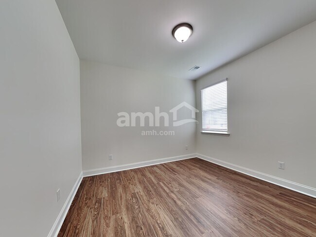 Building Photo - 300 Bering Ln