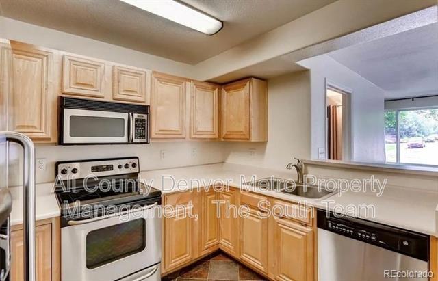 Building Photo - 5201 S Fox St