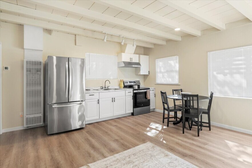 Building Photo - 273 W Carmel Valley Rd