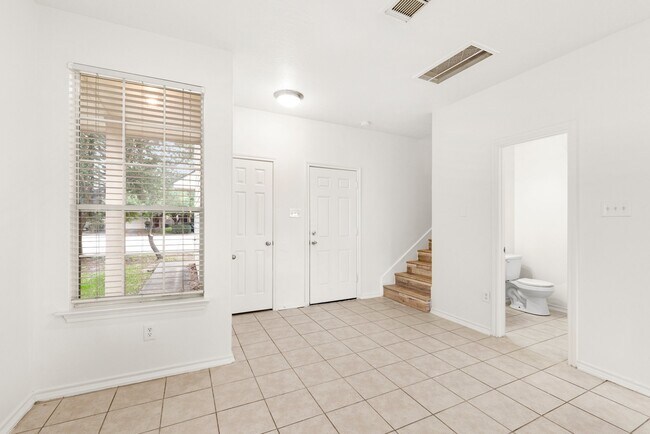 Building Photo - 8710 Thistlemoor Ln