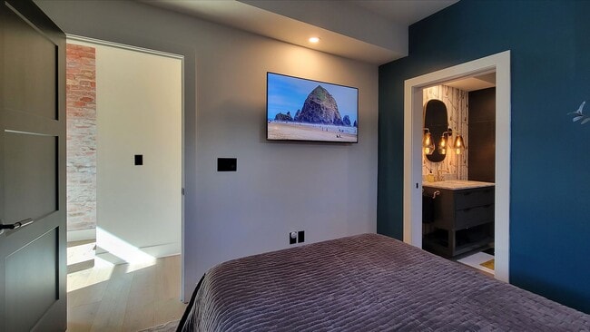 Building Photo - Station House Suite B is a stunning 2 bedr...