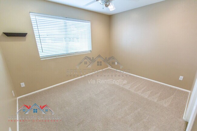 Building Photo - 2224 W Emelita Ave