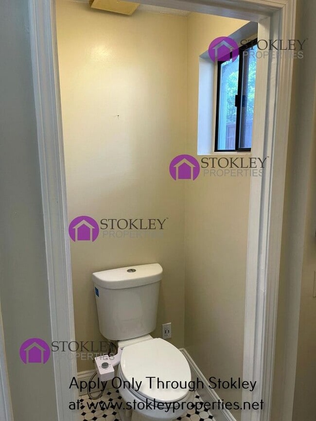 Building Photo - 1975 Shuey Ave