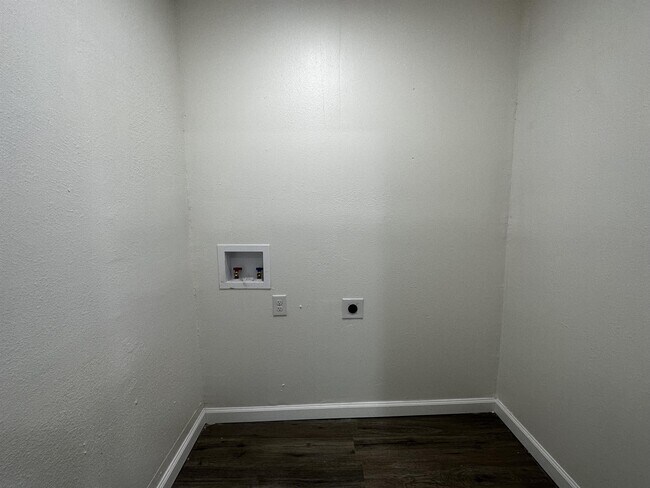 Building Photo - 1732 Americana Blvd