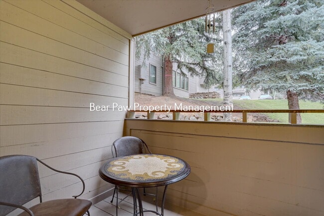 Building Photo - Charming 2-Bedroom Condo in Genesee!