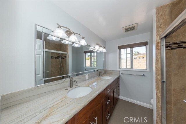 Building Photo - 4661 Woodhaven Dr