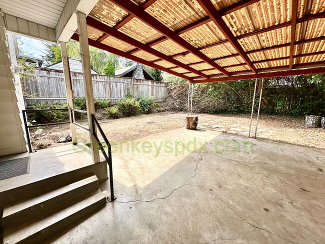 Building Photo - Gorgeous 2 Bedroom with finished basement,...