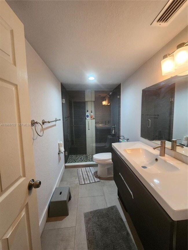 Building Photo - 8419 Forest Hills Dr